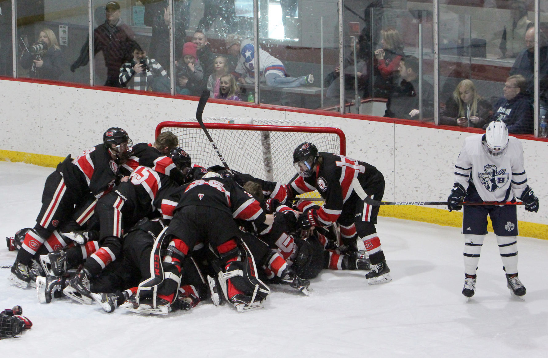 Chi-Hi boys hockey vs Hudson in Wisconsin Rapids 2-29-20